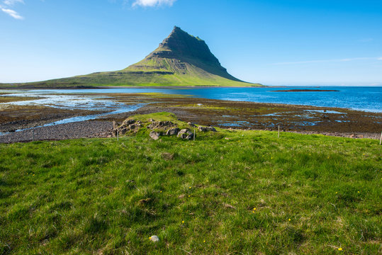 Kirkjufell mount, Snaefellsnes peninsula, Iceland