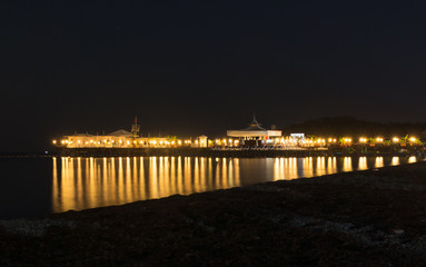 Obraz premium Ночной пирс