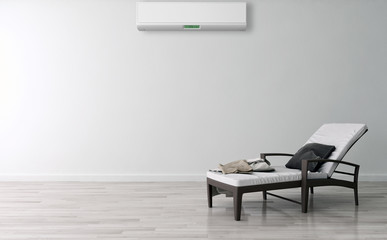 Interno con aria condizionata