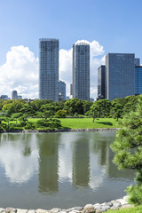 浜離宮庭園から望むシオサイトのタワーマンション、ツインパークス