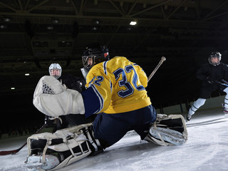 ice hockey goalkeeper