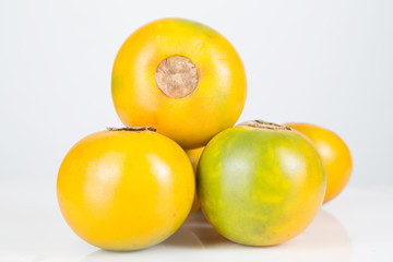 Lulos o naranjillas deliciosas frutas tropical 