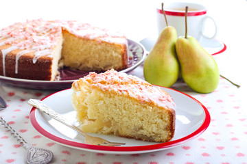 Caramelized pear sponge cake
