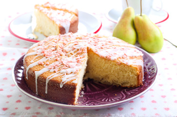Caramelized pear sponge cake