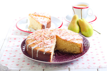 Caramelized pear sponge cake