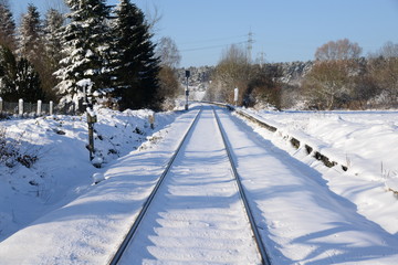 Bahnlinie im Winter