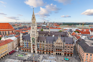 Fototapeta na wymiar New Town Hall on Marienplatz square in Munich
