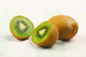 Obraz na płótnie Canvas Fresh of kiwi fruit on white background.