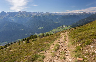 Fototapeta premium Sentier en montagne