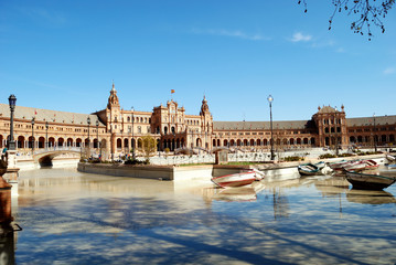 Boats of the Spanish square