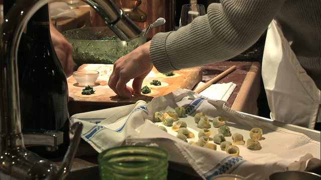 tortellini making CU