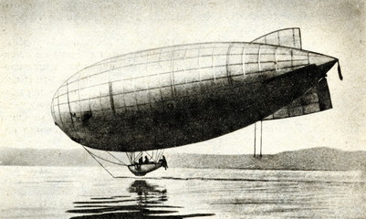 Naklejka premium Italian semi-rigid airship MR, 1924