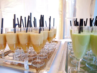 Deurstickers fruit smoothie glasses in rows © Lucky Dragon