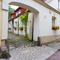 Fototapeta na wymiar Yard in old Vilnius city, Lithuania