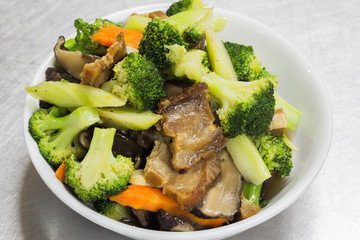 Broccoli stir fried with pork