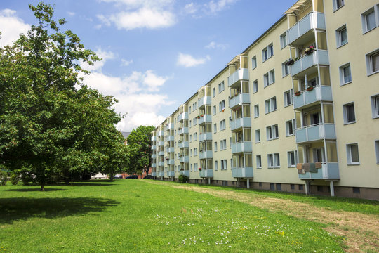 Sanierter Plattenbau