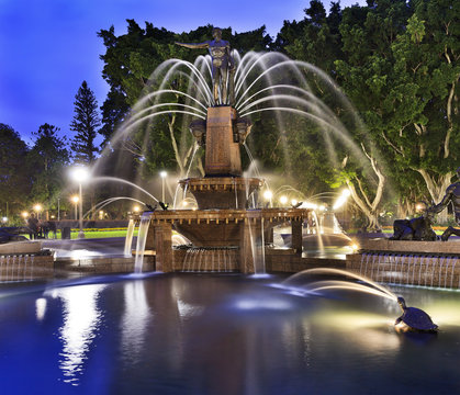 Sydney Hyde Park Archibald Close set