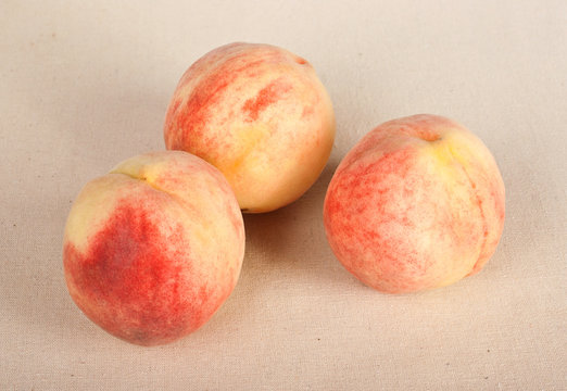 桃子 三个桃子
