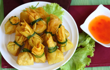 Fried dumplings is vegetarian food.