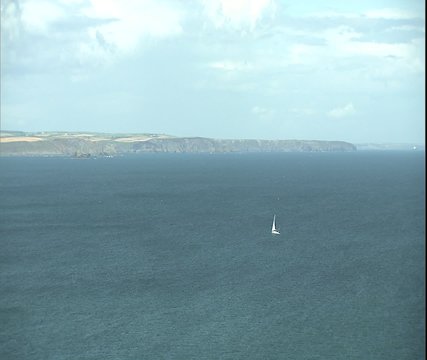 MWS of sailboat, zm out to VWS