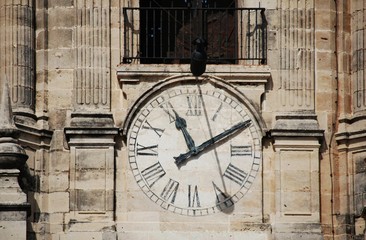 Fototapeta na wymiar Reloj de Catedral de Málaga