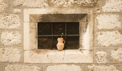 window alcove