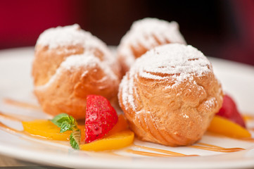 profiteroles