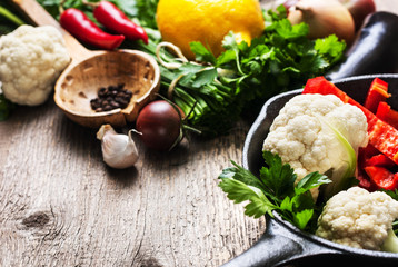  pan and fresh vegetables