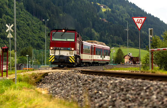 Bahn in den Alpen - Österreich