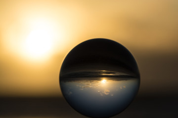 Sonnenuntergang mit Kristallkugel
