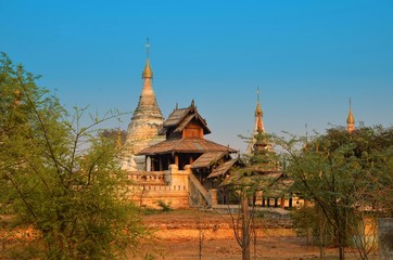 Fototapeta na wymiar Minochantha Stupa Group in Old Bagan Myanmar in sunrise