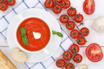 Tomatensuppe Tomaten Suppe Tomatencremesuppe in Suppentasse von