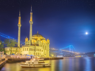 Fototapeta na wymiar Ortakoy mosque and Bosphorus Bridge Istanbul