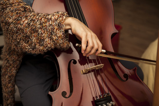 the detail of cello 