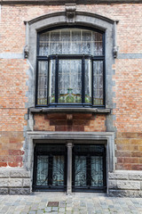 Fototapeta na wymiar Fenster eines alten Hauses in Gent, Belgien