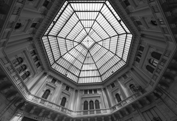 Pavia (Italy): covered square