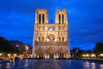 Fototapeta na wymiar Nore Dame Cathedral in Paris