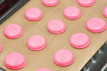 Cooking French Macarons