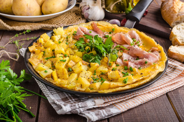 Frittata with herbs and ham