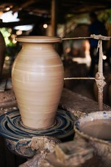 Fototapeta na wymiar earthenware artistic.. Forming and moldingto