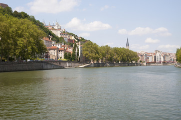 Obraz premium France, Lyon - August 3, 2013: View of the quay and Notre Dame L