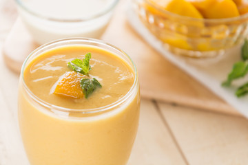 mango smoothie