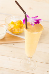 mango smoothie