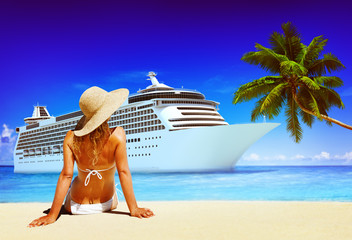 Woman relaxing beach Vacation Traveling Concept © Rawpixel.com