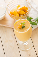 mango smoothie