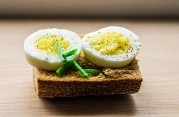 Sandwich with boiled egg