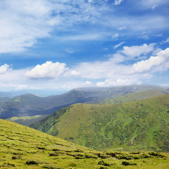 Obraz premium Beautiful mountains and blue sky
