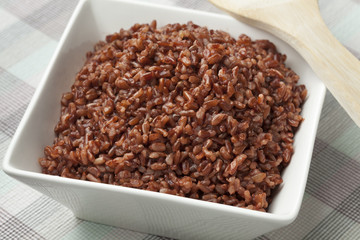 Cooked red rice