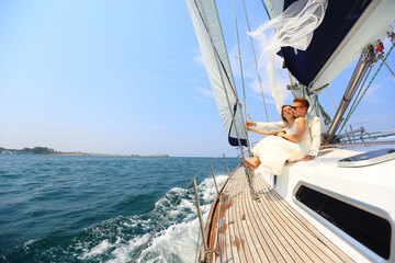 honeymoon sailing - 91827949