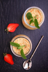 dessert of biscuit and cream of condensed milk (sawdust)